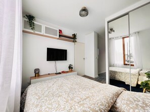 1 bedroom, iron/ironing board, free WiFi, bed sheets