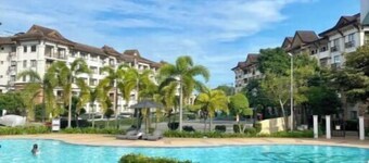 Big Group 2BR with 3AC Resort Condo beside SM Mall!