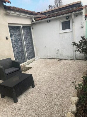 Terrace/patio - Small house near shops (Angoulins)