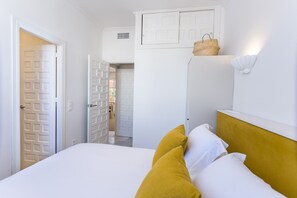 3 soverom, strykejern/-brett, reiseseng for barn og wi-fi (inkludert)