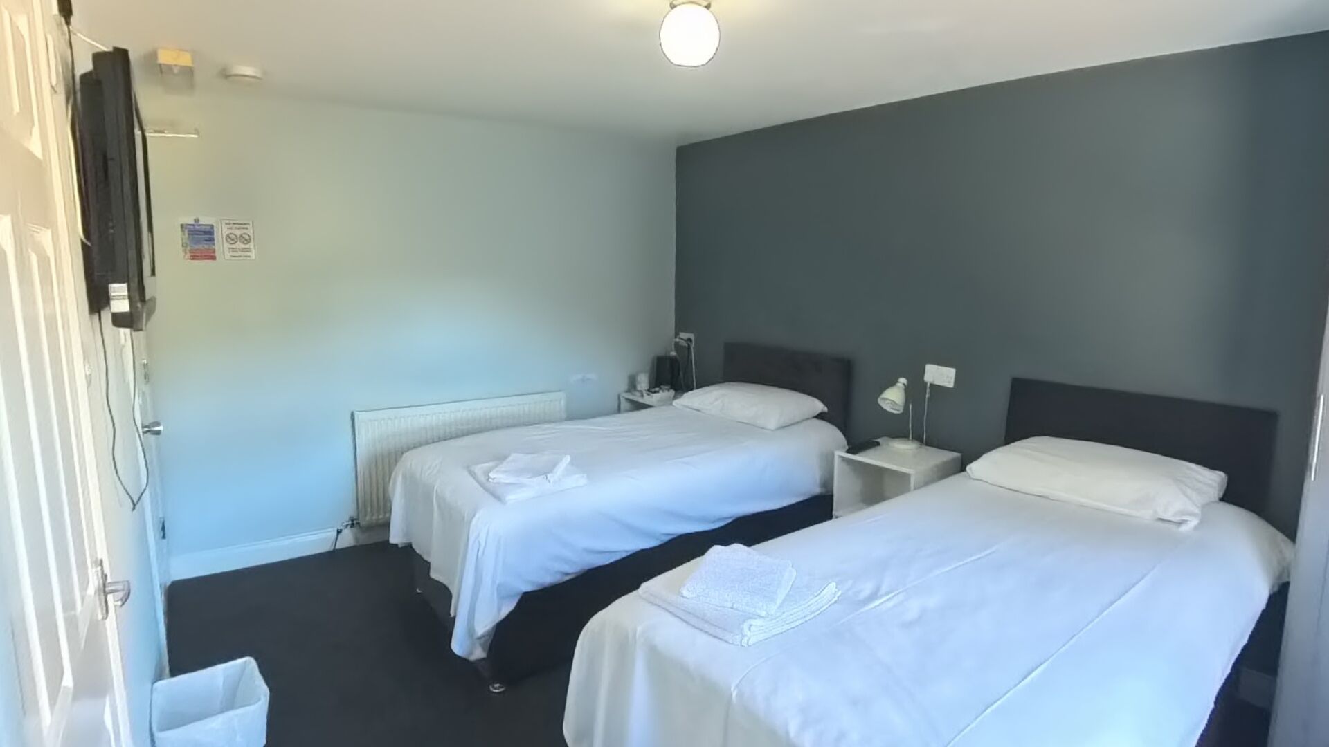 Basic Twin Room | Iron/ironing board, free WiFi, bed sheets