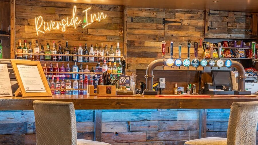 Riverside Inn