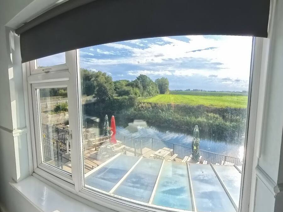 Basic Double Room | Iron/ironing board, free WiFi, bed sheets