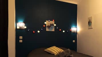 1 slaapkamer, een bureau, gratis wifi, beddengoed