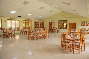 Restaurant - Tumaini Cottages & Conference Centre (Nakuru)