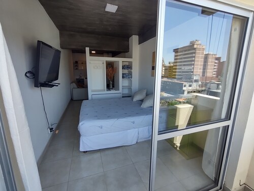Apartment with pool 300 meters from the shopping center