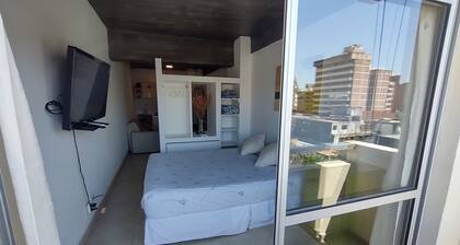 Apartment with pool 300 meters from the shopping center