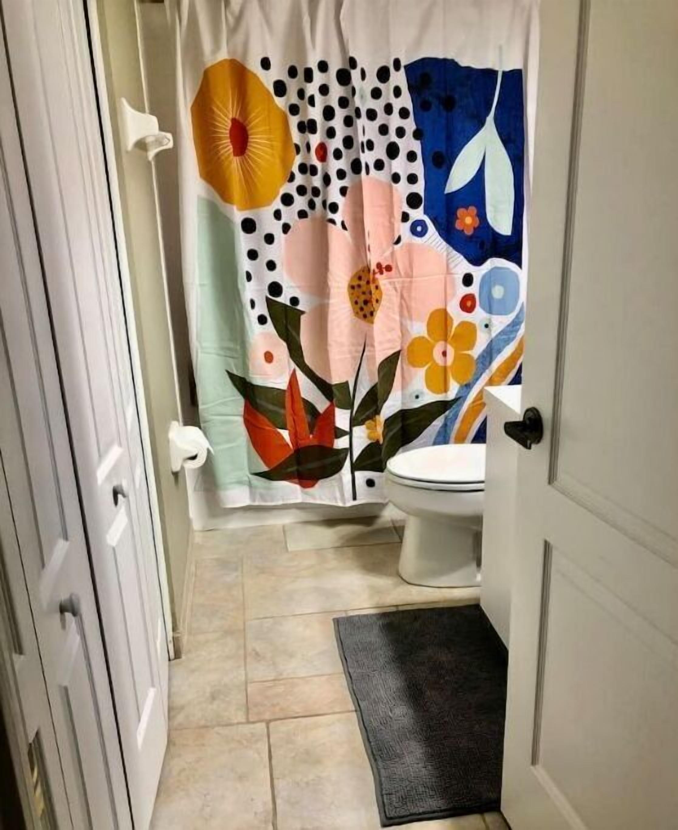 Hårføner, håndklær, såpe og sjampo