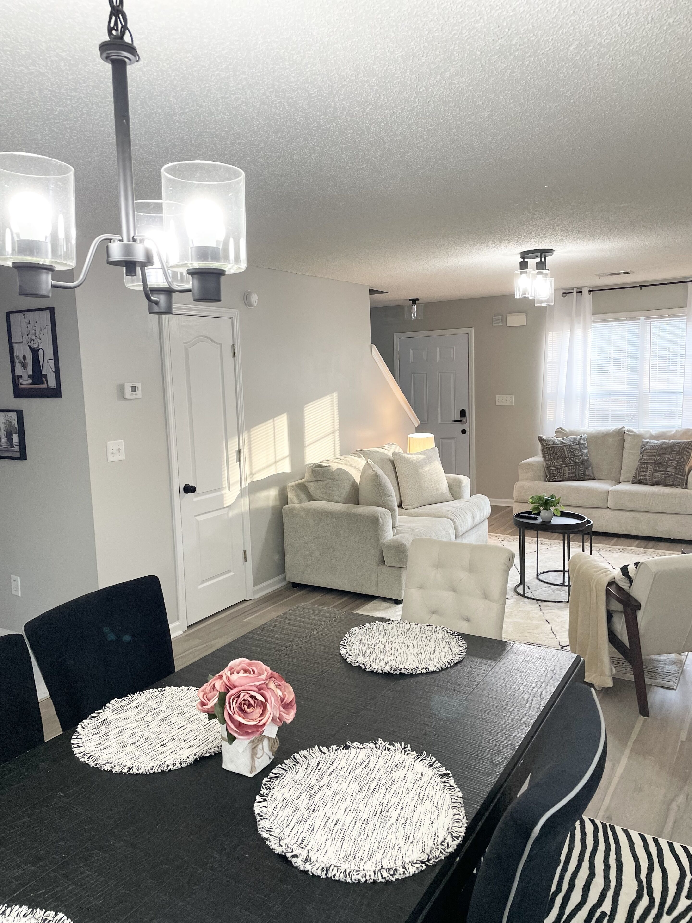 NEW 10 mins from Airport 15 min to Downtown Atlanta & Convention Center