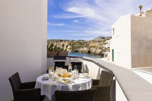 Terrace/patio - Roccobarocco Boutique Hotel (Serrara Fontana)