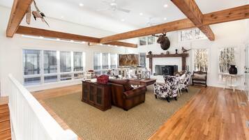 Smart TV, fireplace, table tennis