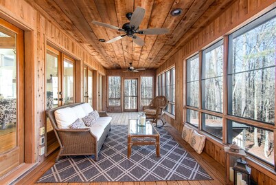 Tranquil, Peaceful Riverhouse in Monroe GA; Close to Athens!