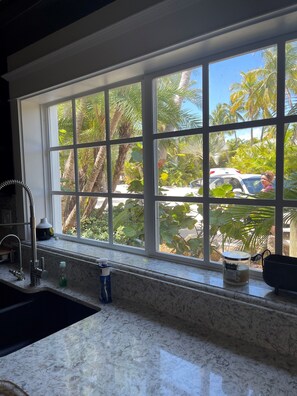 Interior - A place in paradise! (Islamorada)