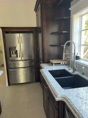 Private kitchen - A place in paradise! (Islamorada)