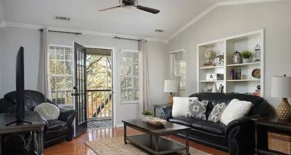 Peaceful Condo-3Bed 2Bath-King Bed-Private Balcony