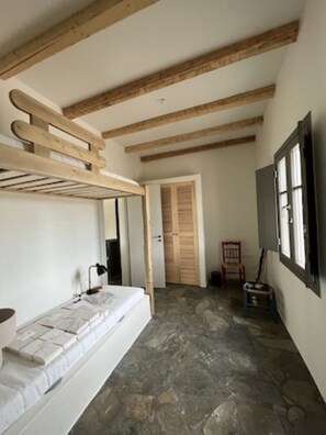 1 habitación y ropa de cama 