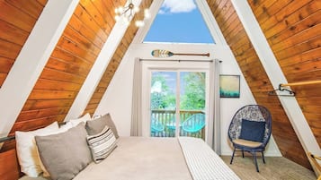 2 chambres, bureau, fer et planche à repasser, lit parapluie