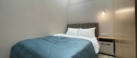 1 habitación, escritorio y wifi