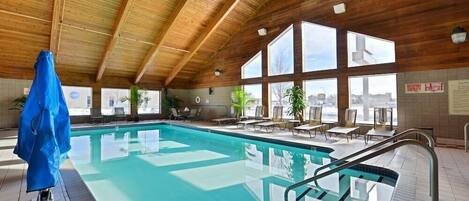 Piscine couverte, piscine extérieure