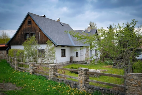 Exterior. Chalupa na Fryšavě