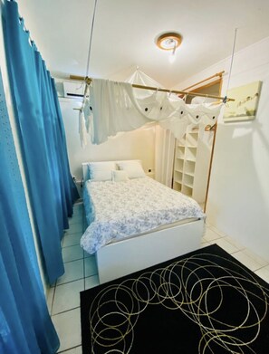 2 chambres, fer et planche à repasser, Wi-Fi, draps fournis