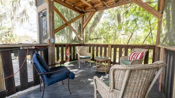 Treehouse Suite | Lanai