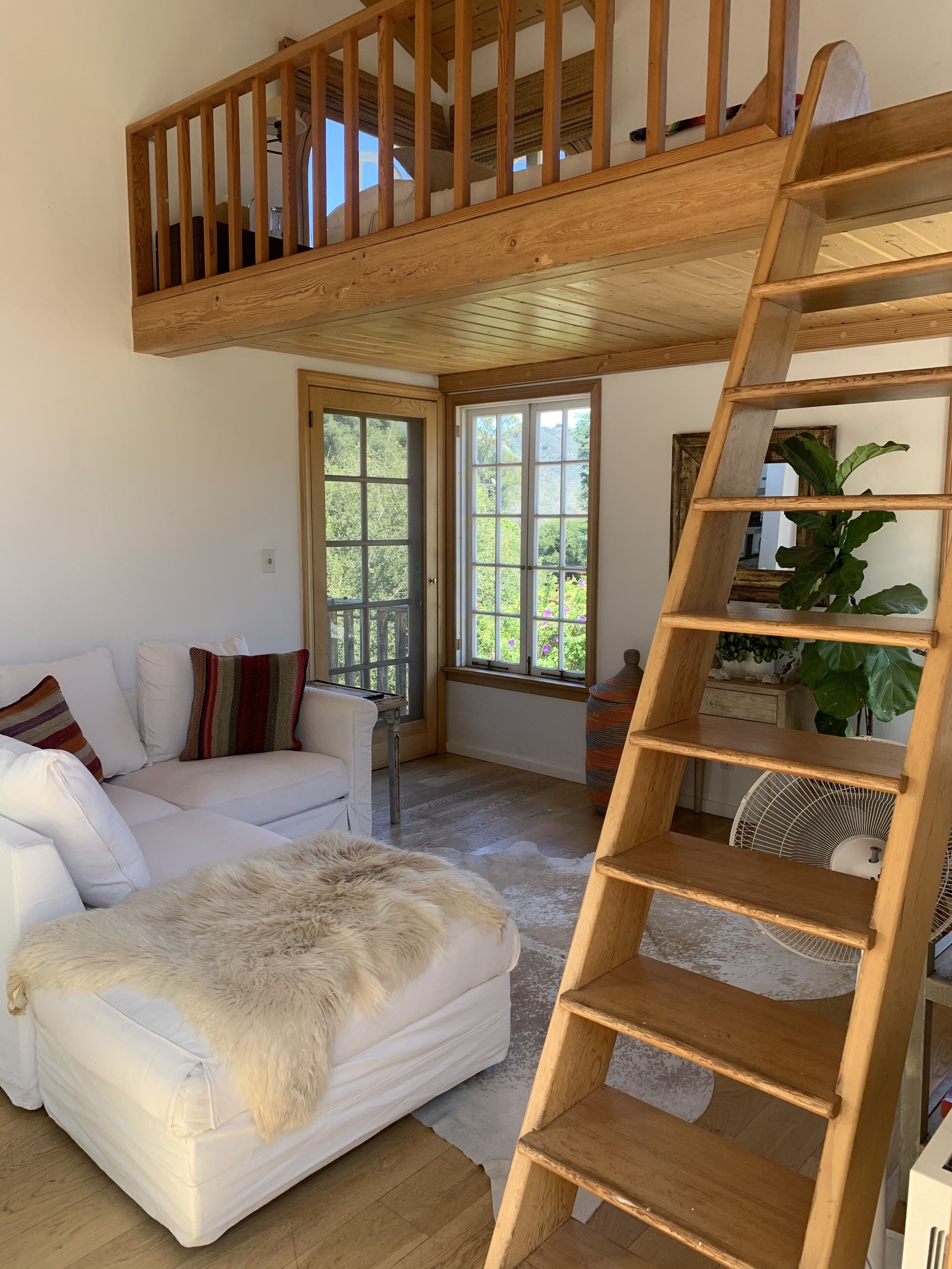 Unique Cottage in topanga w/ Yurt and romantic outdoor tubs