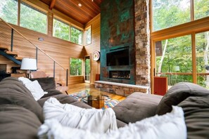 Smart TV, fireplace, music library, stereo