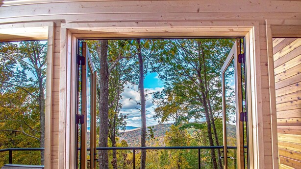 Interior - Tree Loft 2 in the trees on a bluff in the Cumberland mountains (Beersheba springs)
