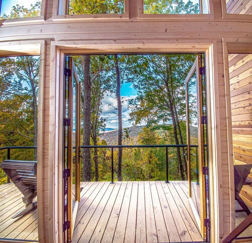 Tree Loft 2 in the trees on a bluff in the Cumberland mountains