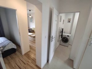 1 chambre, bureau, fer et planche à repasser, Wi-Fi gratuit