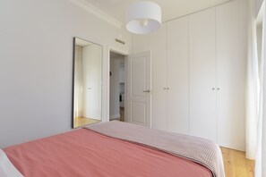 2 bedrooms, iron/ironing board, travel crib, free WiFi