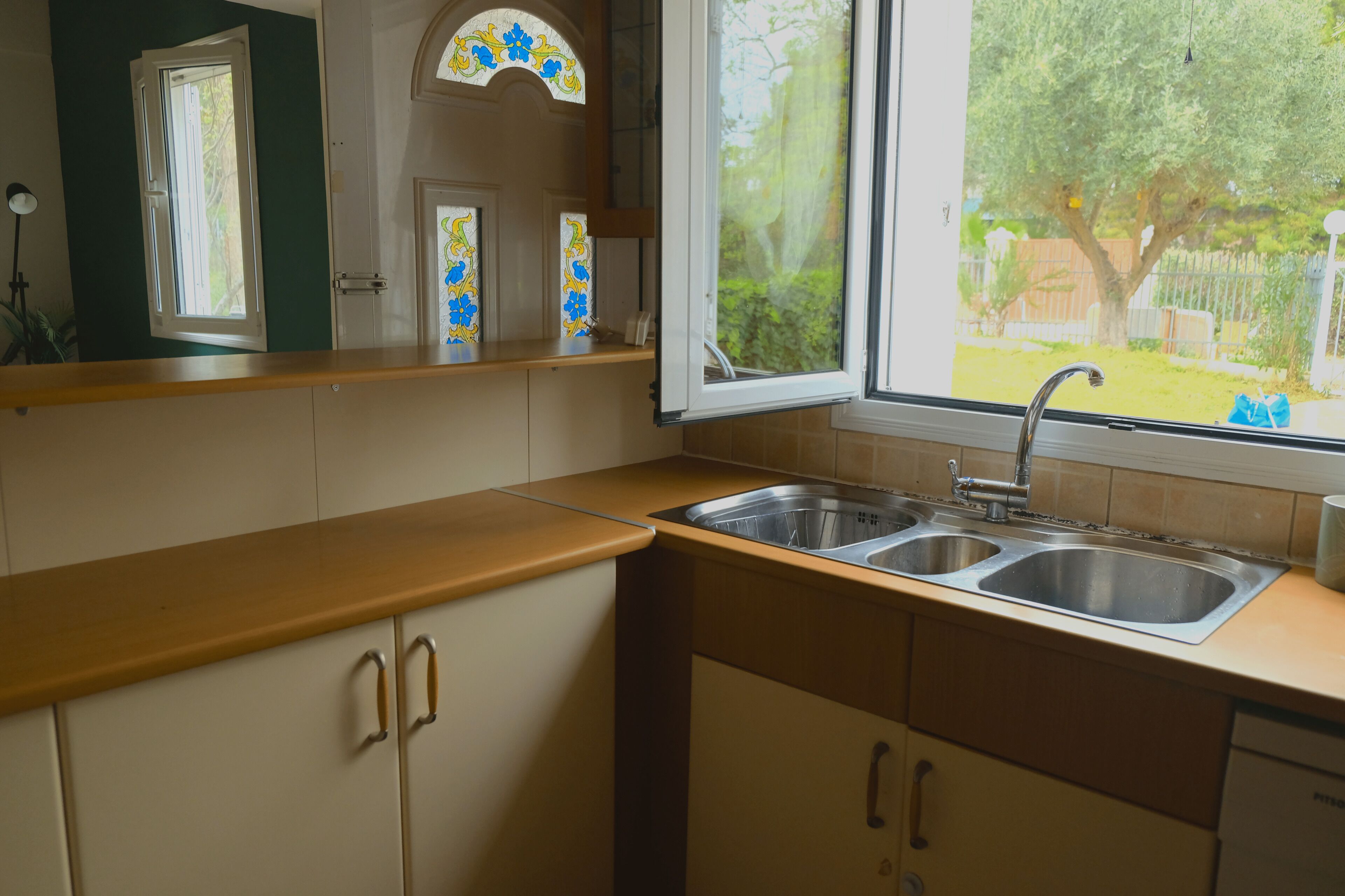 Seaside 5 Bedroom Spacious Villa close to airport