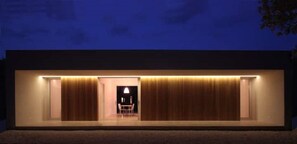 المنشأة من الخارج