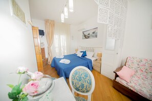 1 bedroom, free WiFi, bed sheets - Me, you and the sea landlords (Polignano a Mare)