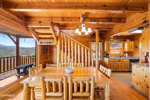 Dining - National Park Mountain Views-King Bed- Hot Tub-Jacuzzi-Pool access in Summer (Sevierville)