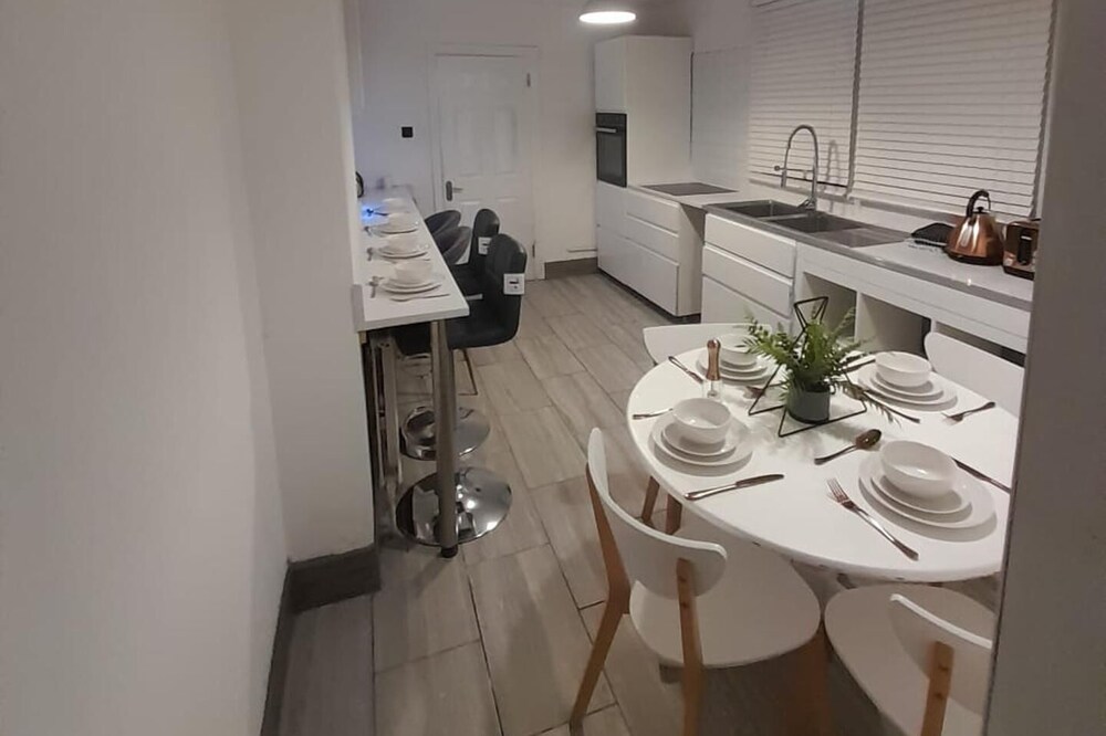 3-bed House in London Self-contained