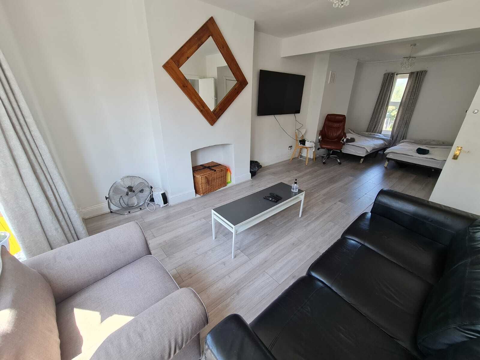 3-bed House in London Self-contained