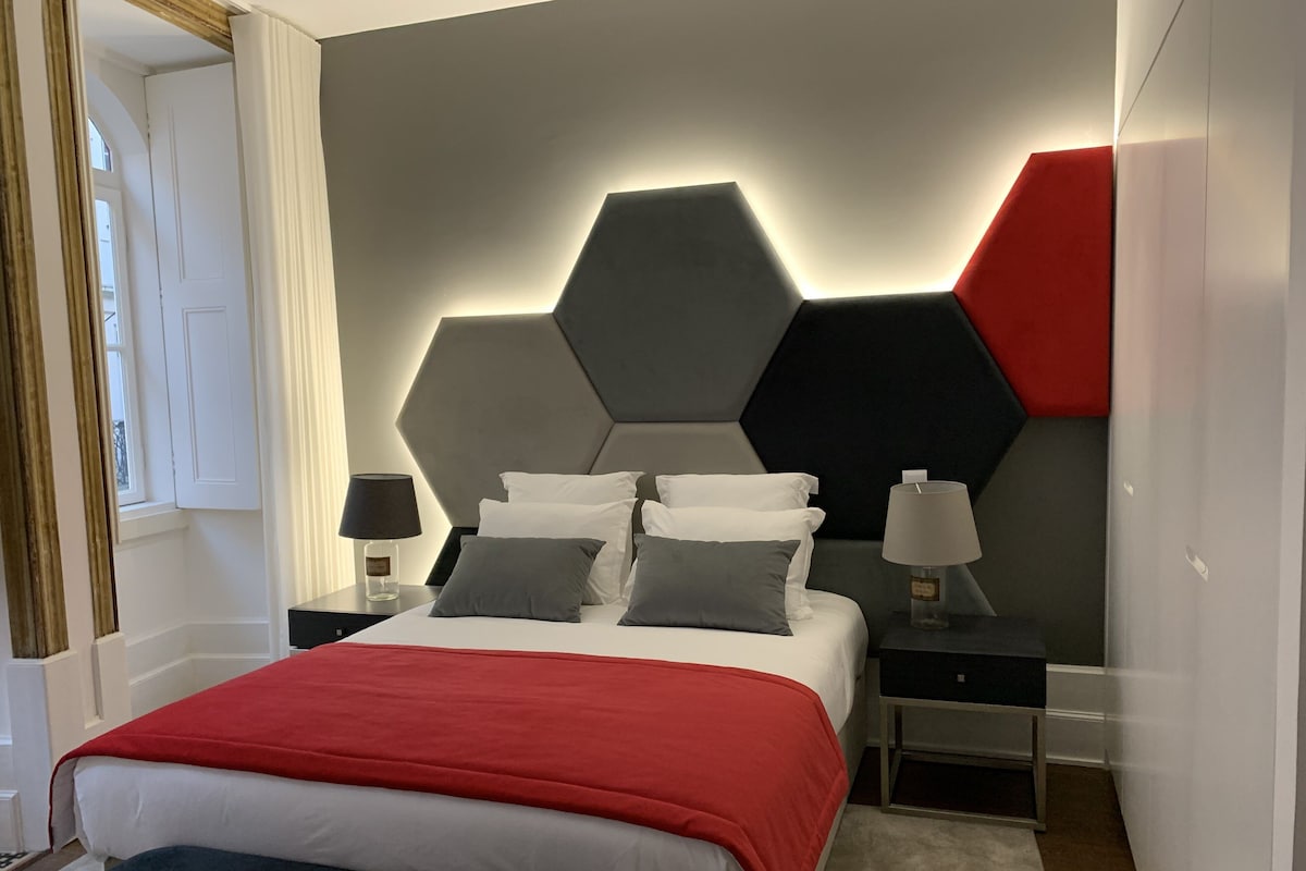 Premium bedding, Select Comfort beds, desk, soundproofing