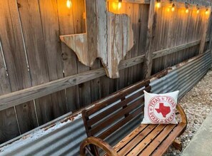 Property grounds - Casa De Dixie (College Station)