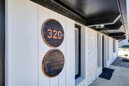 The Oak Barrel Lodge near Downtown Louisville