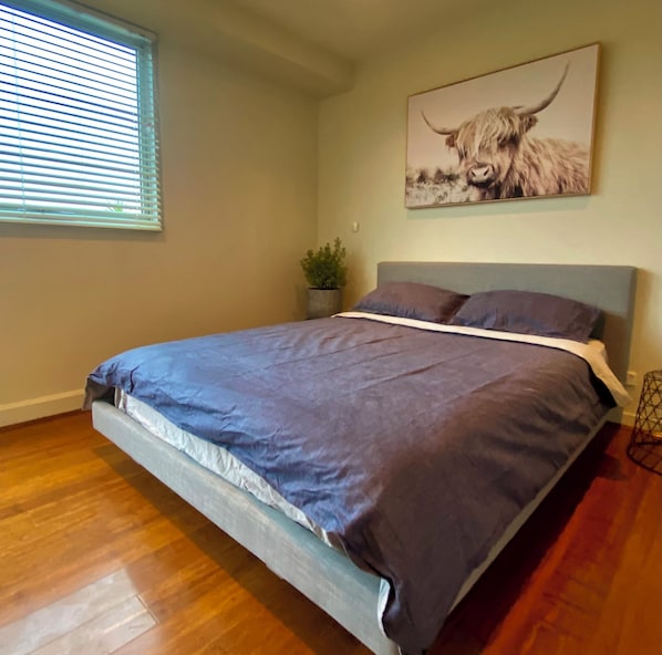 1 bedroom, iron/ironing board, internet, bed sheets - Beautiful 1BR in St Kilda with Stunning Terrace (St Kilda)