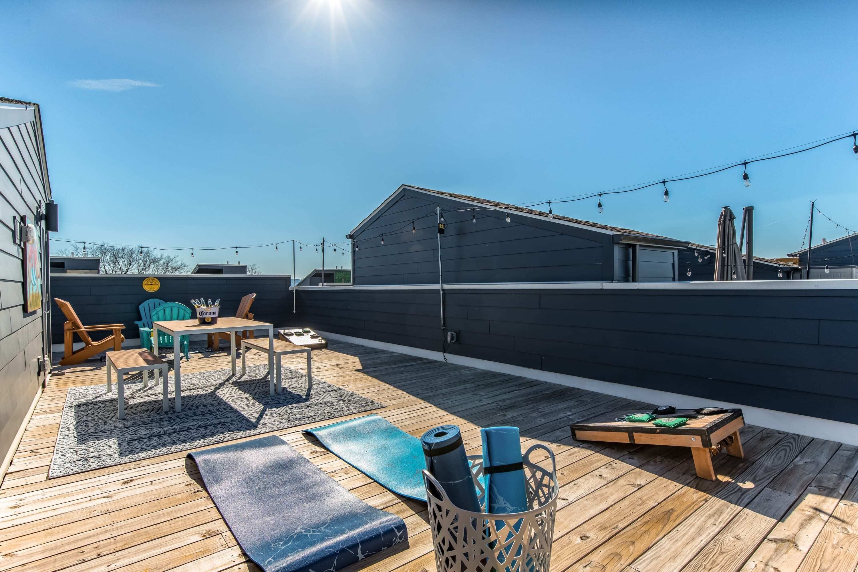 Deluxe Condo (3 Bedrooms) | Terrace/patio