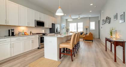 Spectacular Condo Rooftop Deck Great for Groups