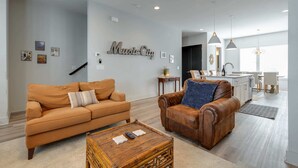 Unclassified image, 3 of 25, button - Spectacular Condo Rooftop Deck Great for Groups (Nashville)