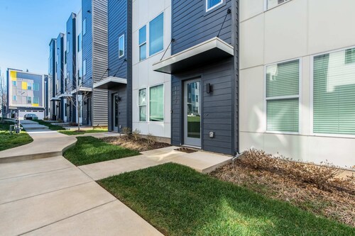 Spectacular Condo Rooftop Deck Great for Groups