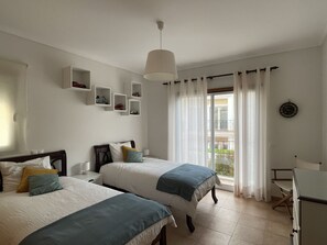 3 Schlafzimmer, Zimmersafe, Schreibtisch, Bügeleisen/Bügelbrett