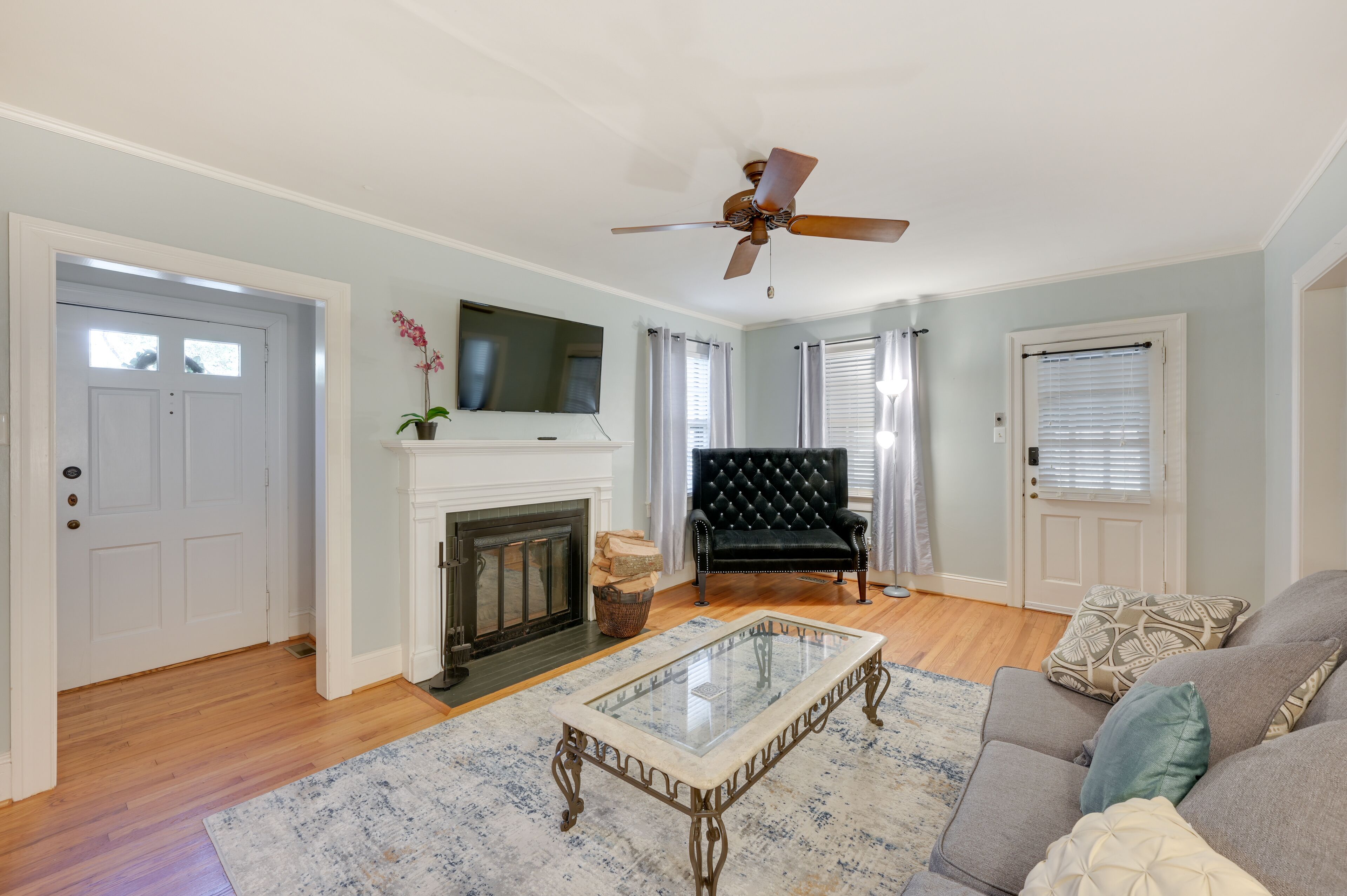 Quaint Goldsboro Home w/ Screened-In Porch!