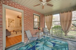 Interior - Quaint Goldsboro Home w/ Screened-In Porch! (Goldsboro)