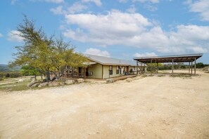 Exterior - Secluded Texas Hill Country Vacation Rental - Deck (Medina)